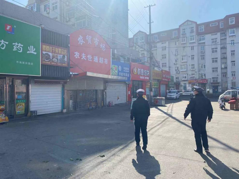 春节执法不停歇,八大湖街道加大巡查力度营造节日氛围