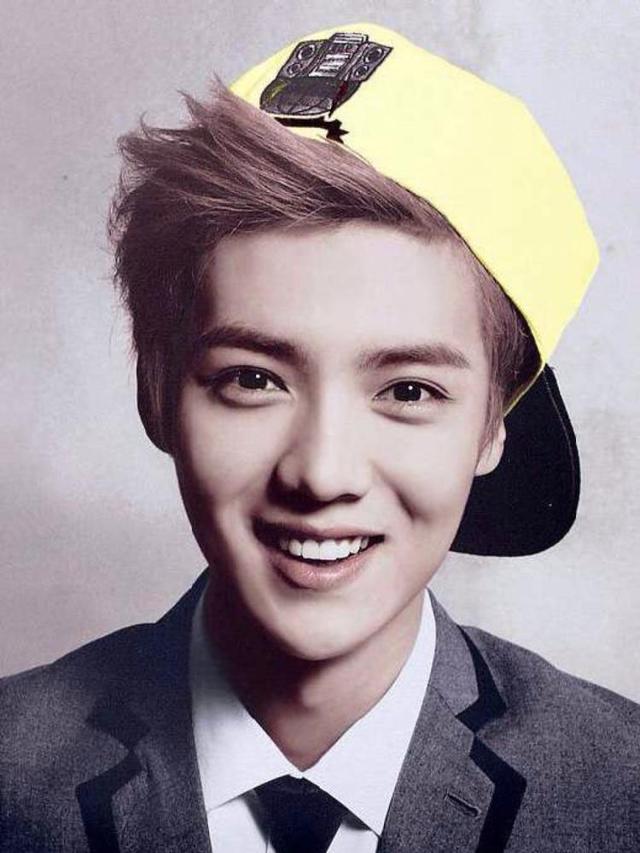 为了拍照好看,会笑也是学问,千万别像鹿晗吴亦凡这样做