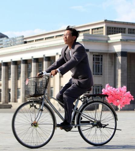 朝鲜国营单位的男人,吊儿郎当的幸福