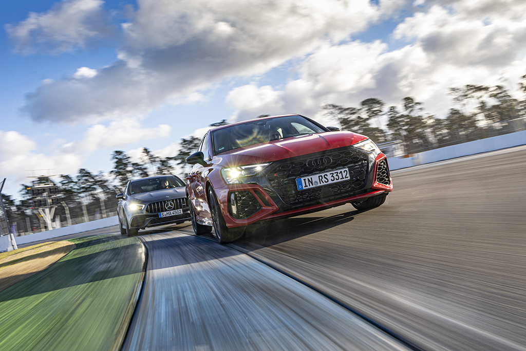 漂移表演赛:奥迪 rs3与梅赛德斯