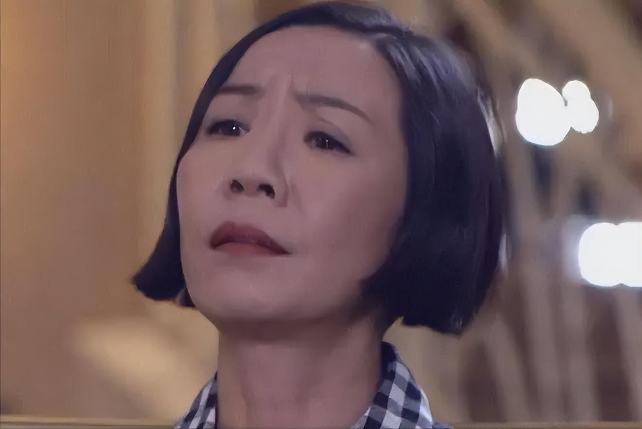 中国最丑女演员杨青凭什么嫁入豪门成为阔太