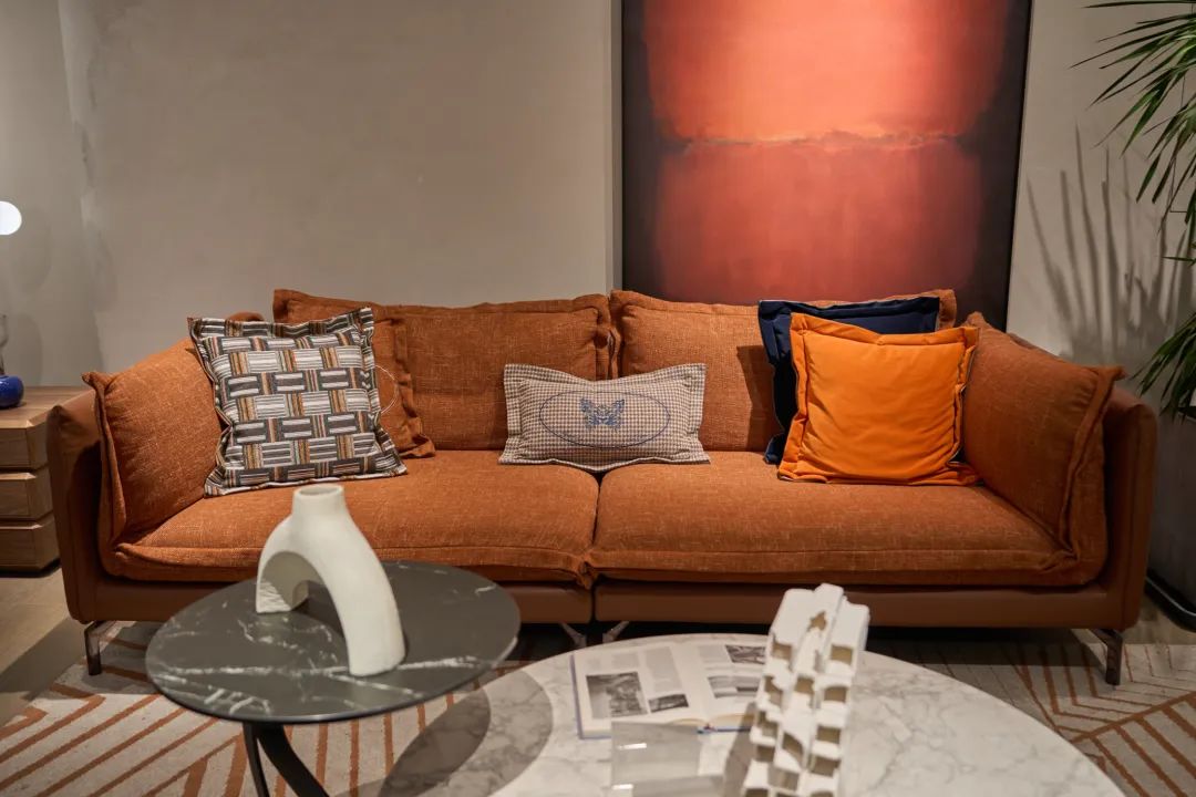 aris 爱依瑞斯——中国软体家具时尚品牌