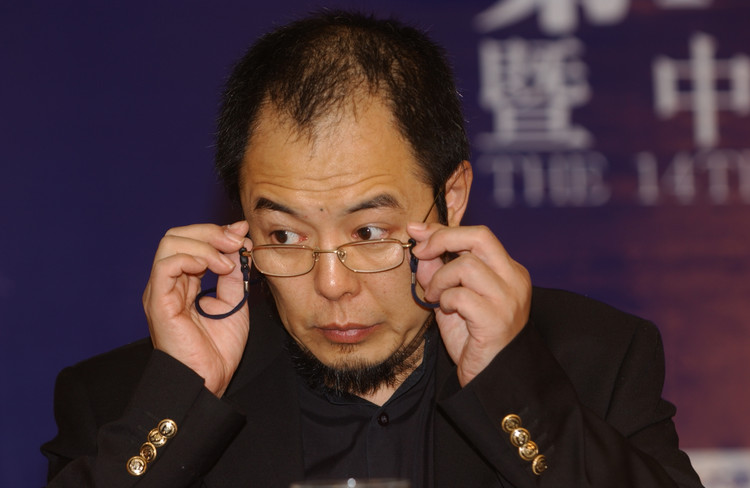 "风流成性"张铁林,戏里戏外都活成了笑话,今66岁的他过得如何