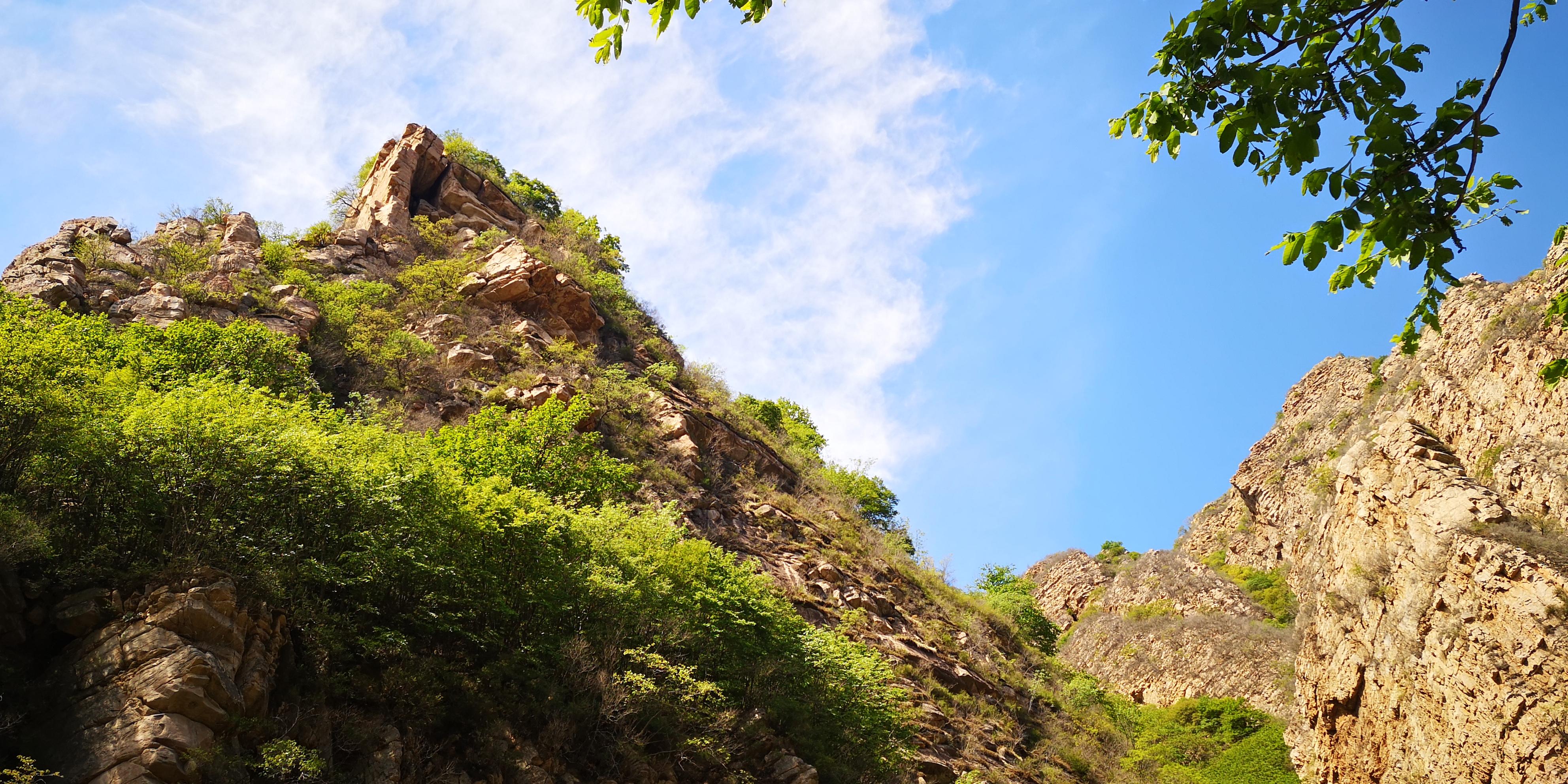 天津蓟州梨木台景区旅游攻略:上山坡缓不累,走栈道下山景色更美