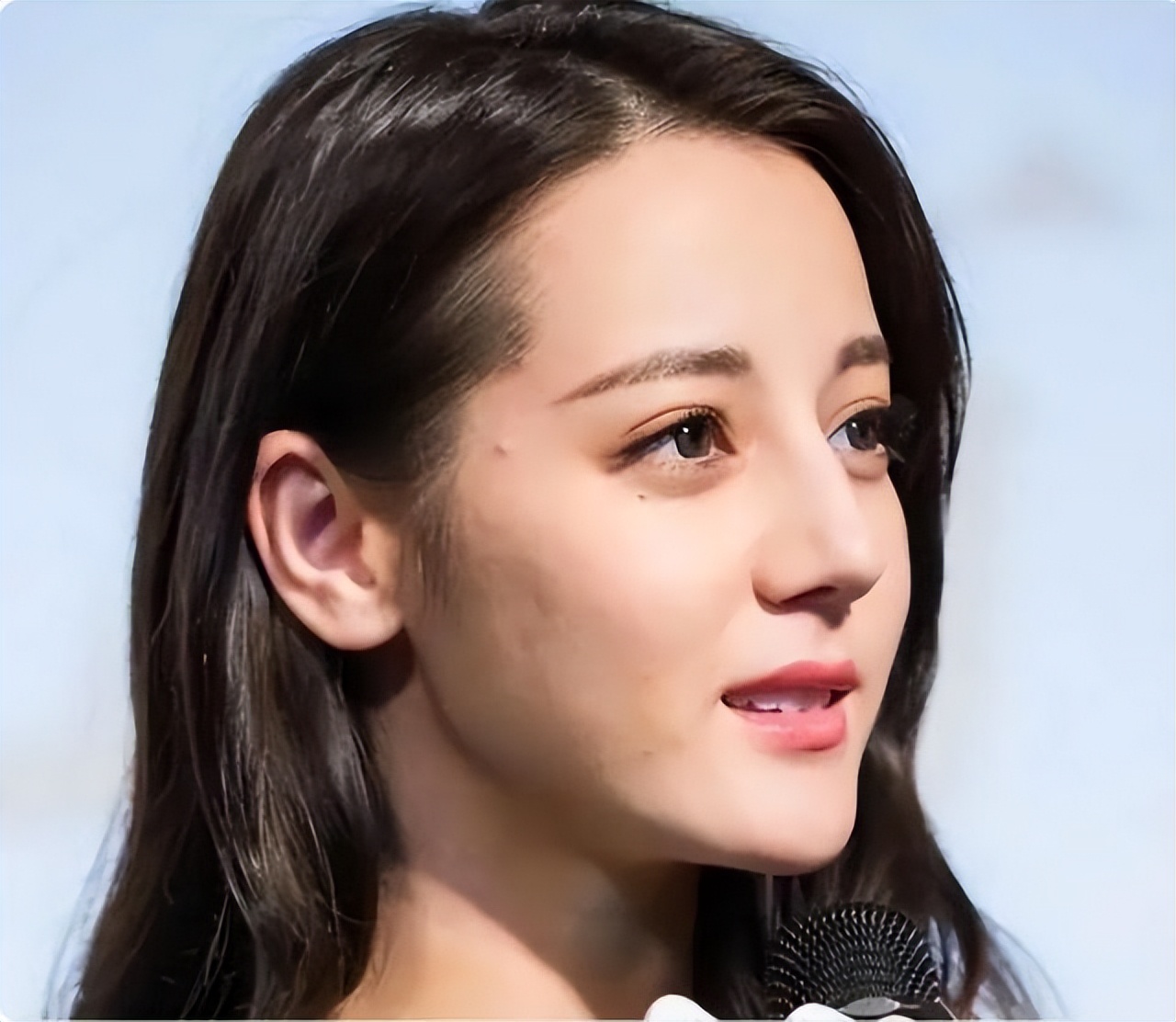 明星特写镜头下的"尴尬",瑕疵,卡粉,浮粉,真的出乎意料!