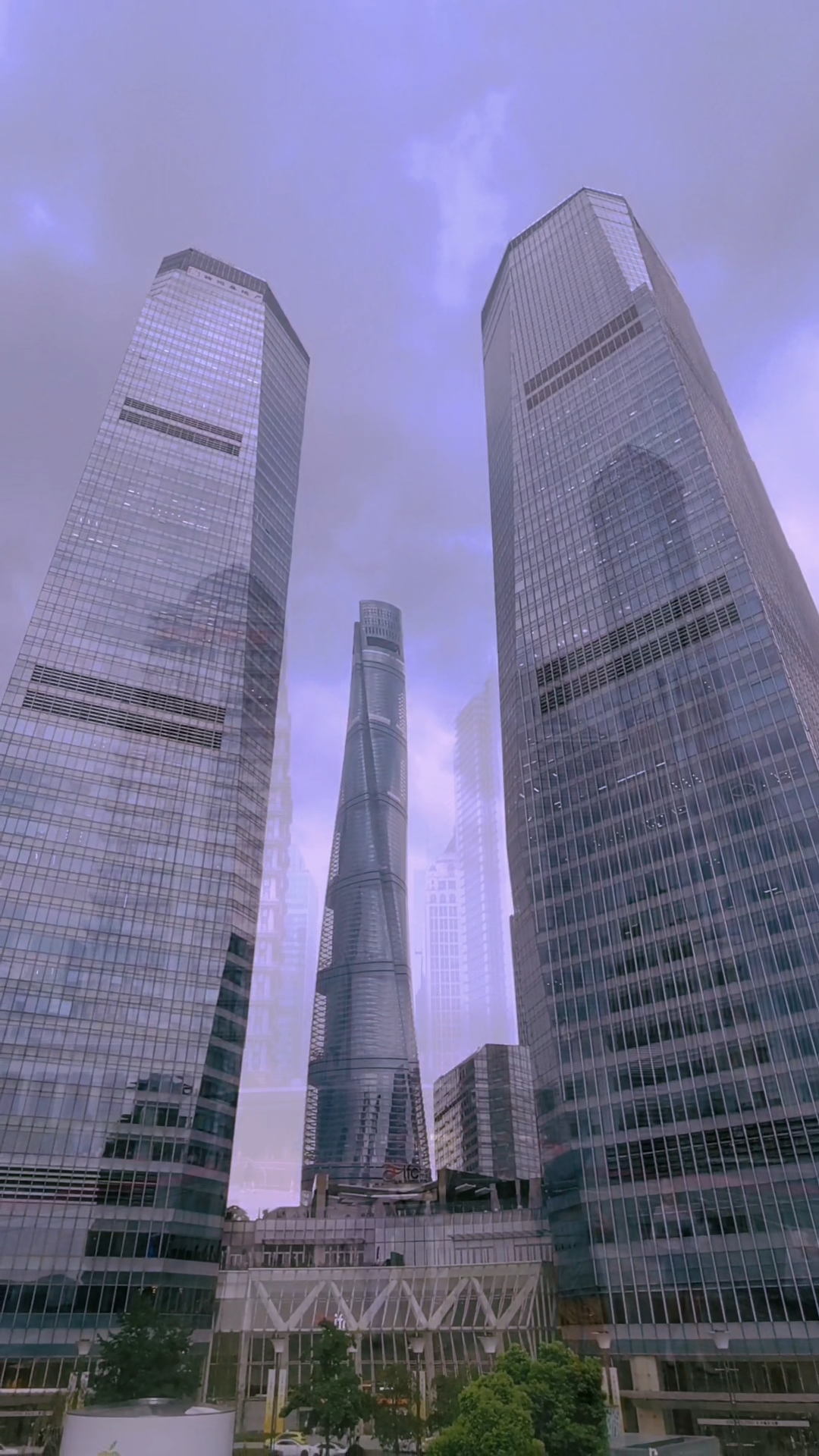 别样视觉(拍摄于上海市陆家嘴环形天桥)