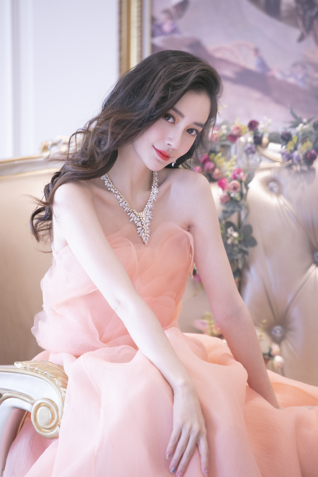 杨颖巴黎性感美图,美艳优雅的气质,甜美迷人的长相