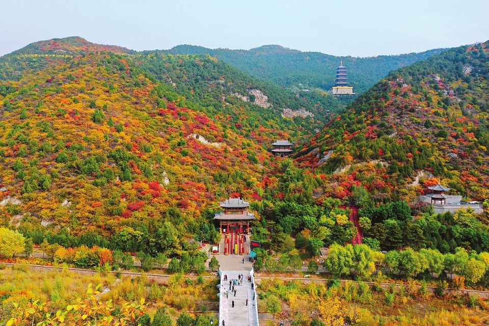 太原太山景区:秋色渐将晚 美景醉游人