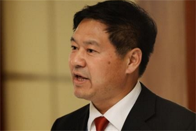 蓝翔校长荣兰祥:婚内出轨还将妻女送入监狱,机关算尽仍被反杀