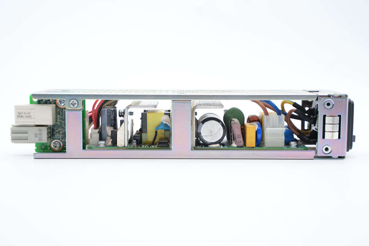 我们把华为optix osn500光传输系统60w电源拆了,比想象的要简单