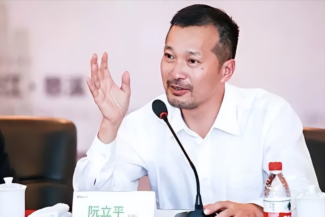 公牛集团阮立平,穷小子逆袭插座大王,一种产品狂赚400亿身家!