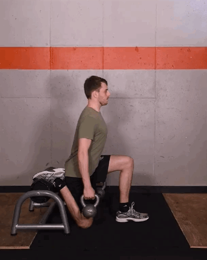 力量训练可以放缓衰老速度,简单徒手动作,特别适合大龄人群