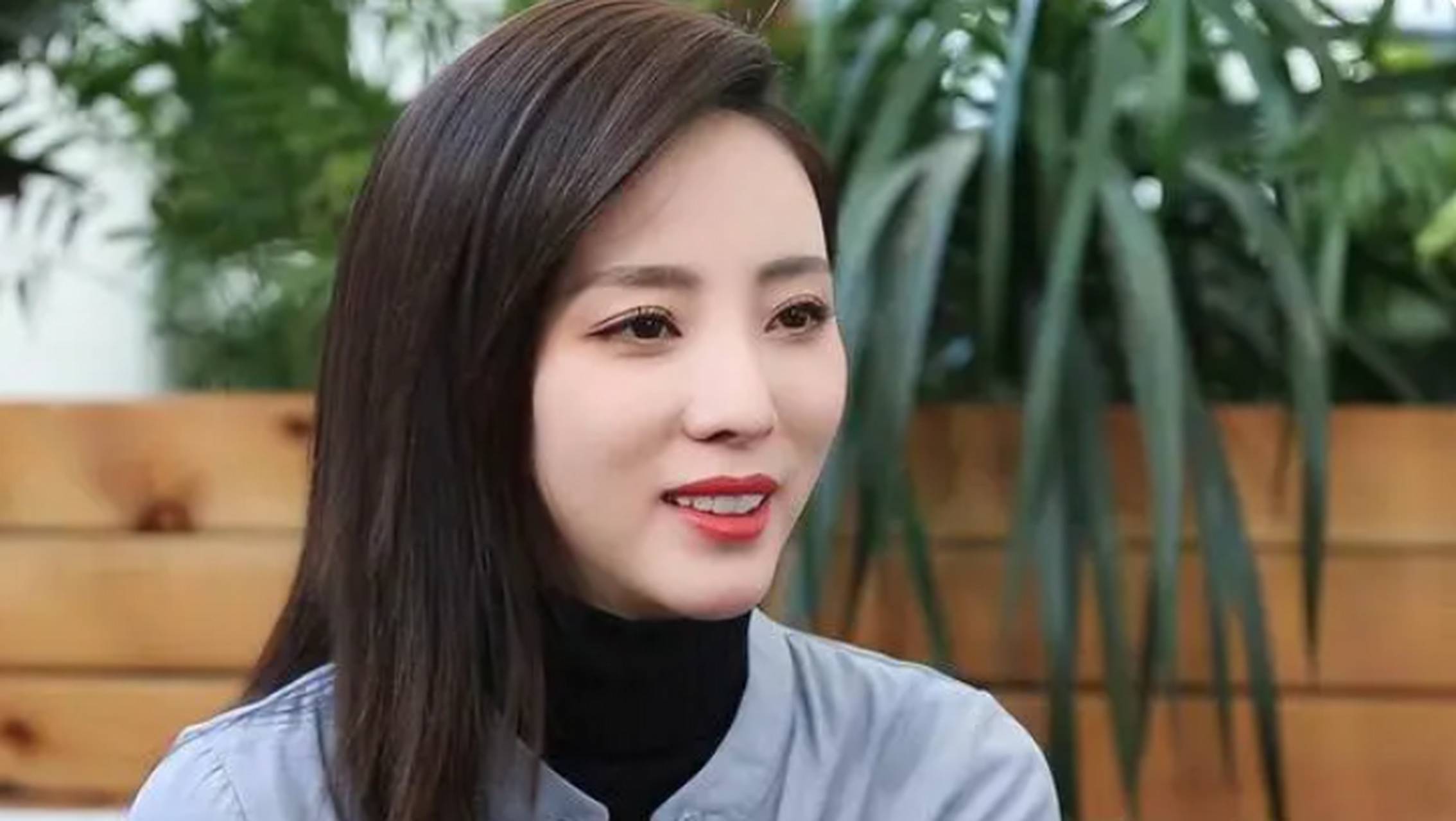 央视主持李思思,嫁给北大学长,三年生俩娃#新手帮扶计划