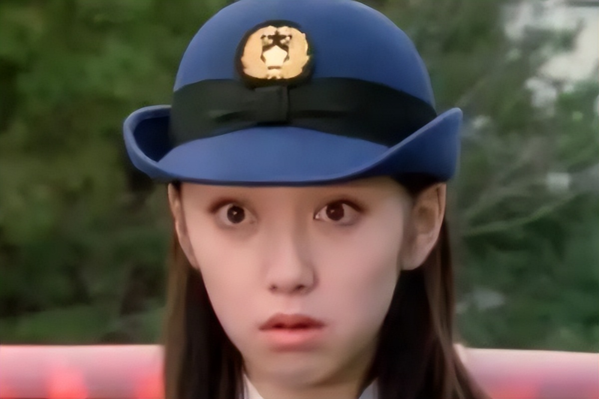 她是《铁甲小宝》中的女主角,退出演艺圈后,转行做全职太太