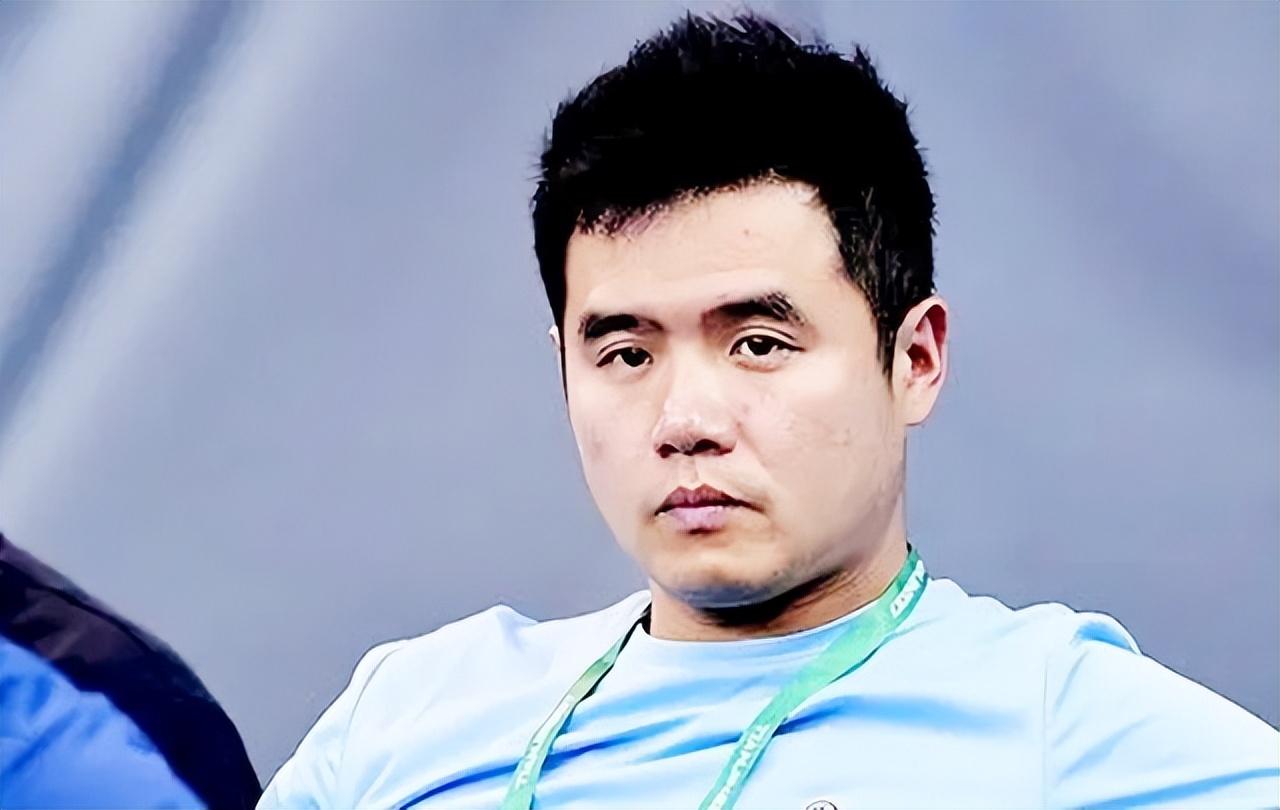 2000年10月1日悉尼奥运会后,国际比赛乒乓用球直径从38mm增加到了40mm