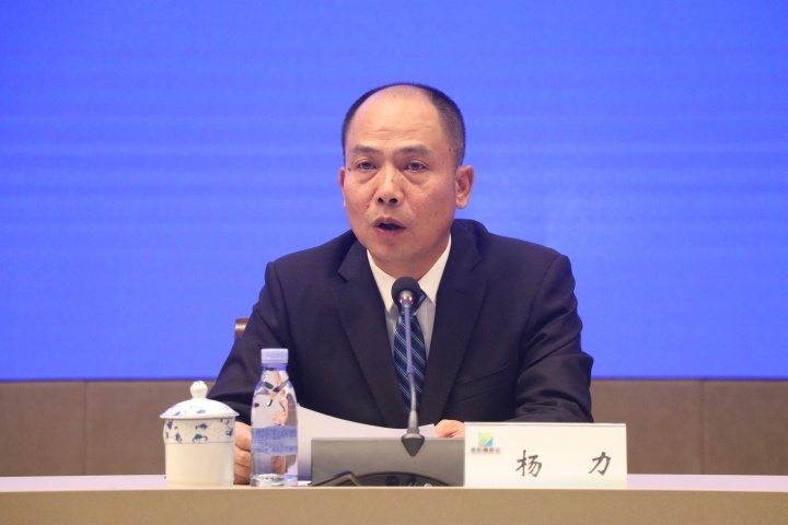 咸阳高新区党工委委员,管委会副主任杨力回答记者提问