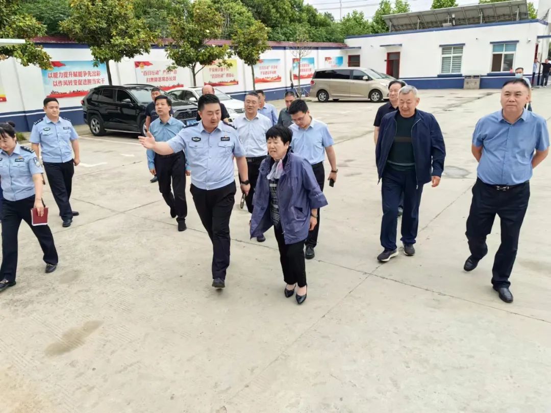 蒋美兰一行到长葛市见义勇为协会老城镇工作站调研指导工作