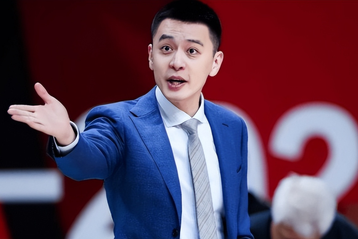 杨鸣是cba历史上最年轻的总冠军教练,但与辽宁男篮的续约问题未达成