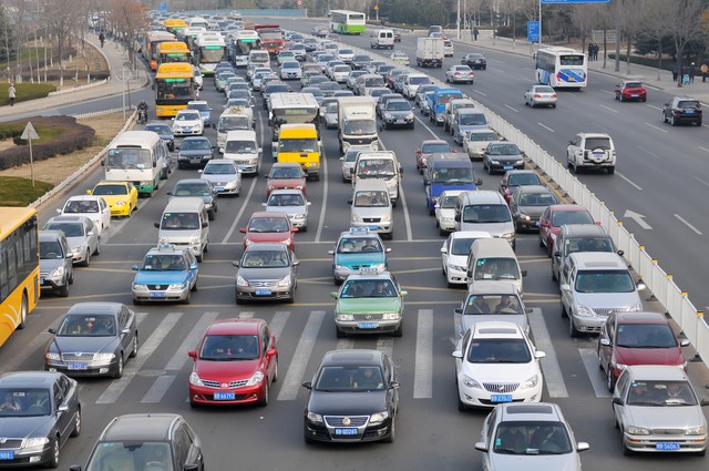 廣州機動車和電動車限行政策對人們的影響