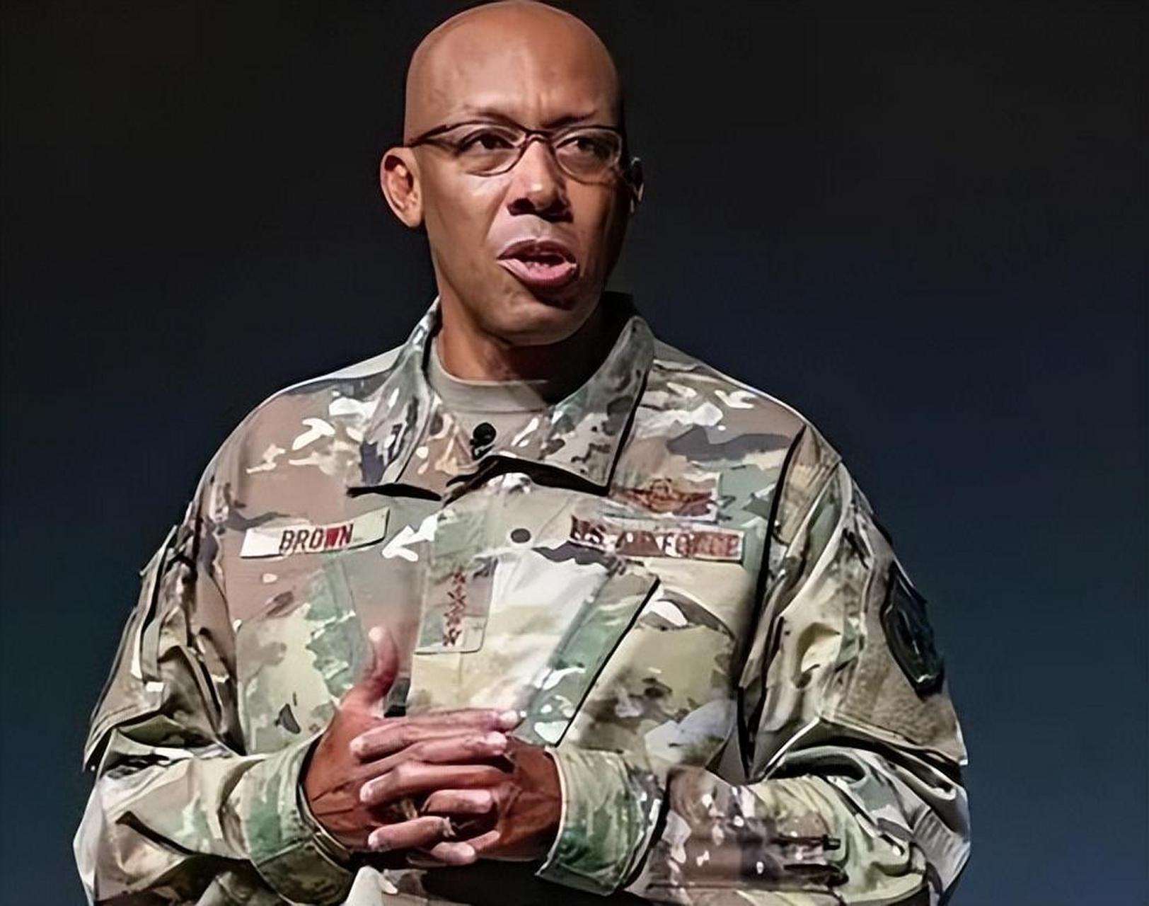 近日,美国空军参谋长查尔斯布朗的表态成为军事界的焦点.