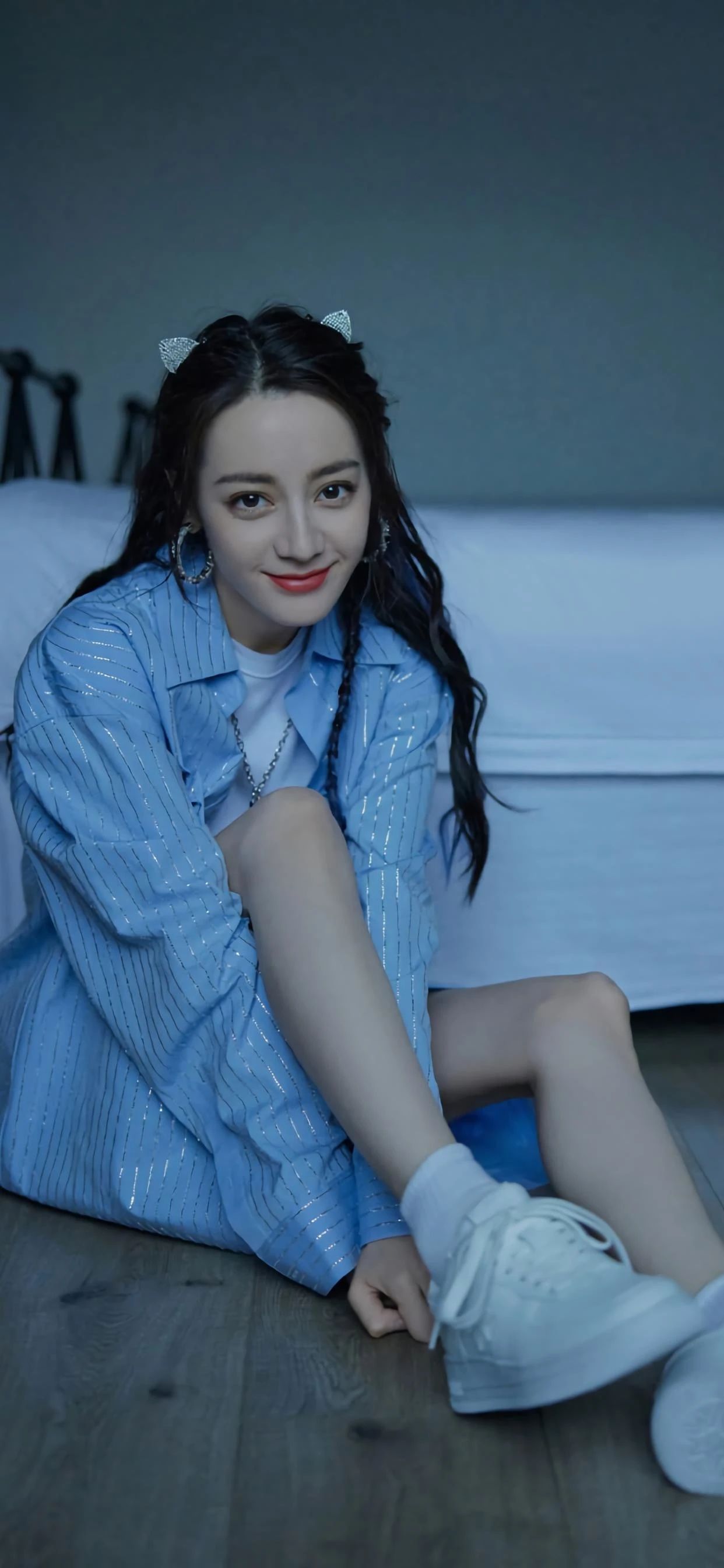 迪丽热巴绝美壁纸:皮肤好的像个瓷娃娃,每一帧都是灵动