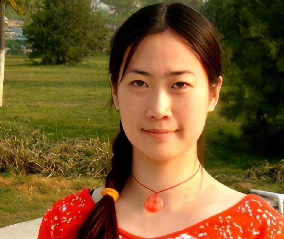 纪实:第一代网红凤姐,芙蓉姐姐,经历20年沉寂,如今活成这般