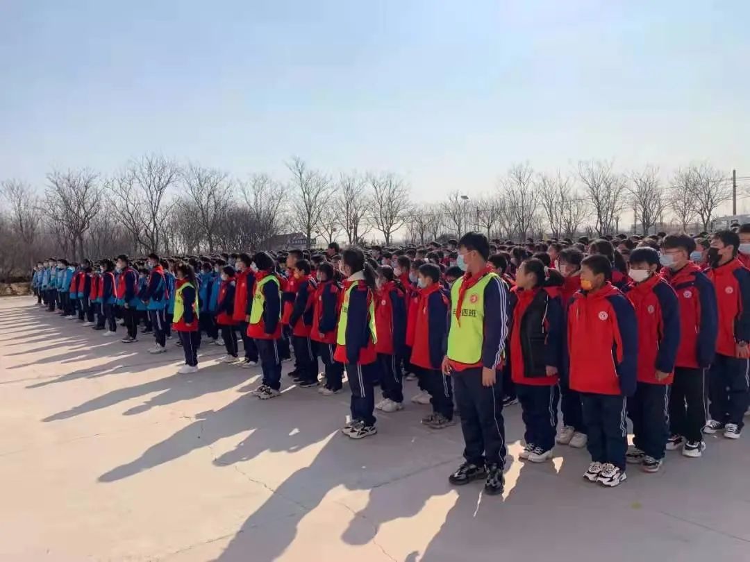 胶州市第十五中学召开决胜中考励志演讲暨百日冲刺誓师大会