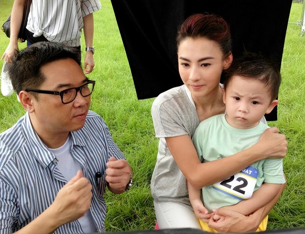 张柏芝携三胎幼子现身!曝其生父争抚养权,谢贤公开声明:无血缘