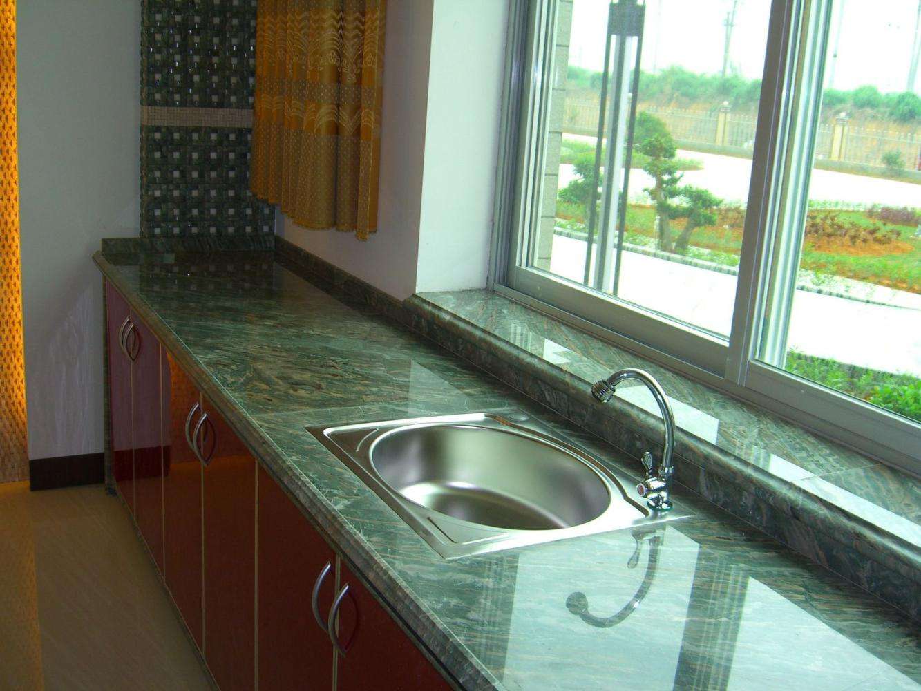 灶台板用什么材料好?