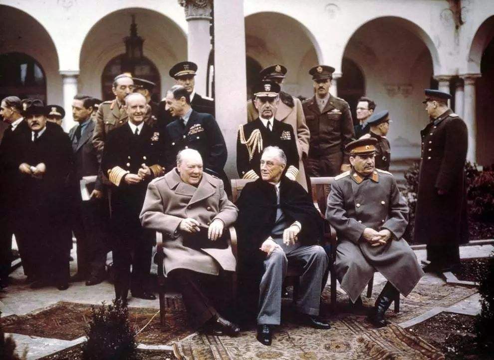 三巨头在1945年2月进行的雅尔塔会议中合影