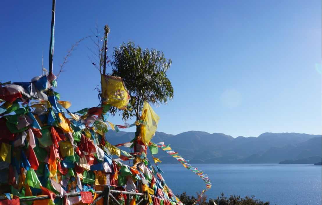 来看风景的人,不如打卡泸源崖,体现出了天地人和对的情怀