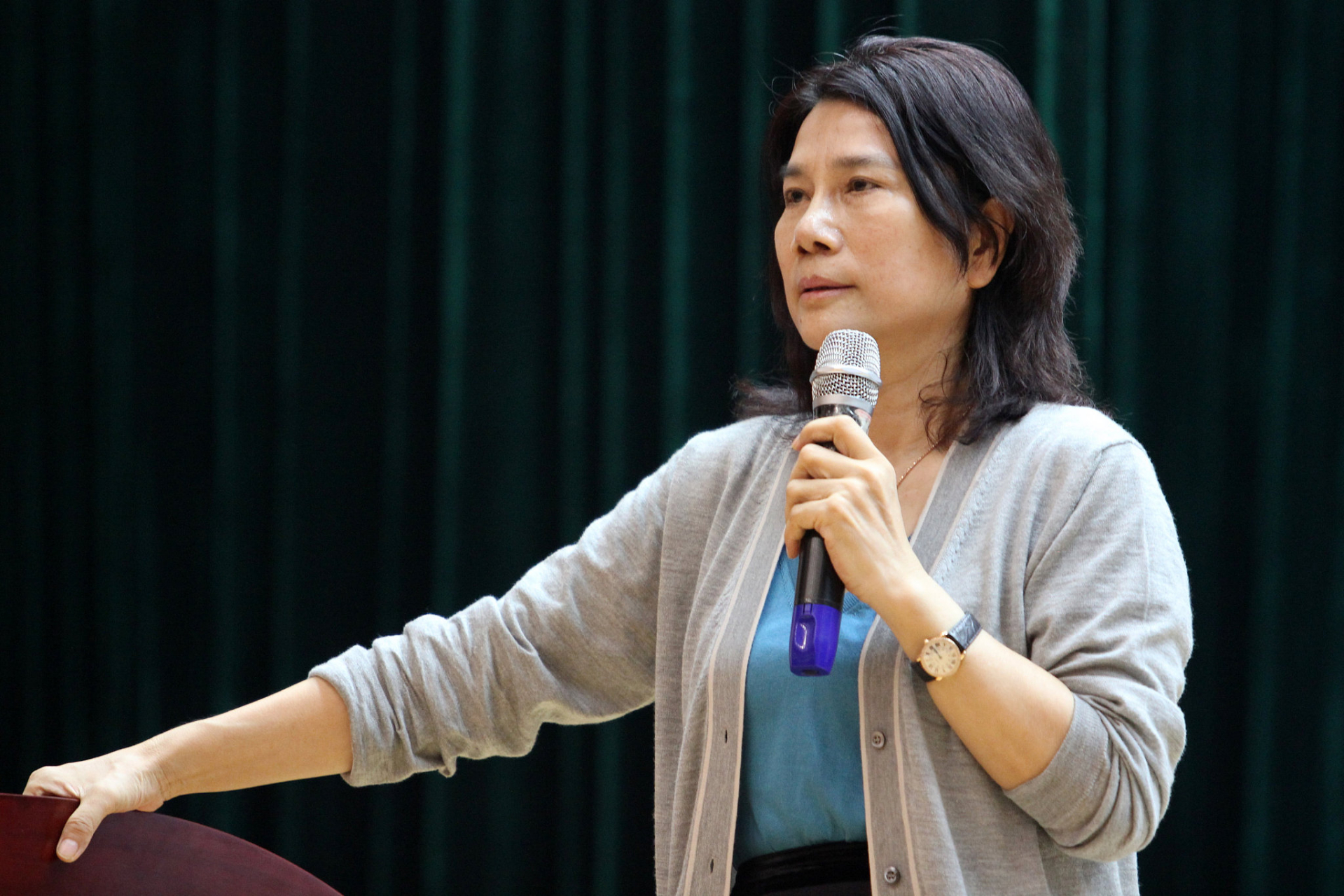 "   董明珠,出生于江苏的一个普通人家,她像这个世界上的大多数普通人