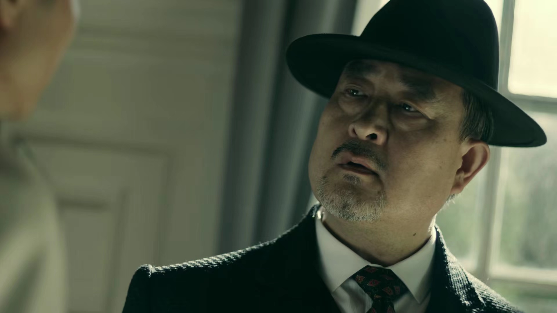 《前行者》播放破亿次,沉睡潜伏者被启用,靠演员演技撑住剧情