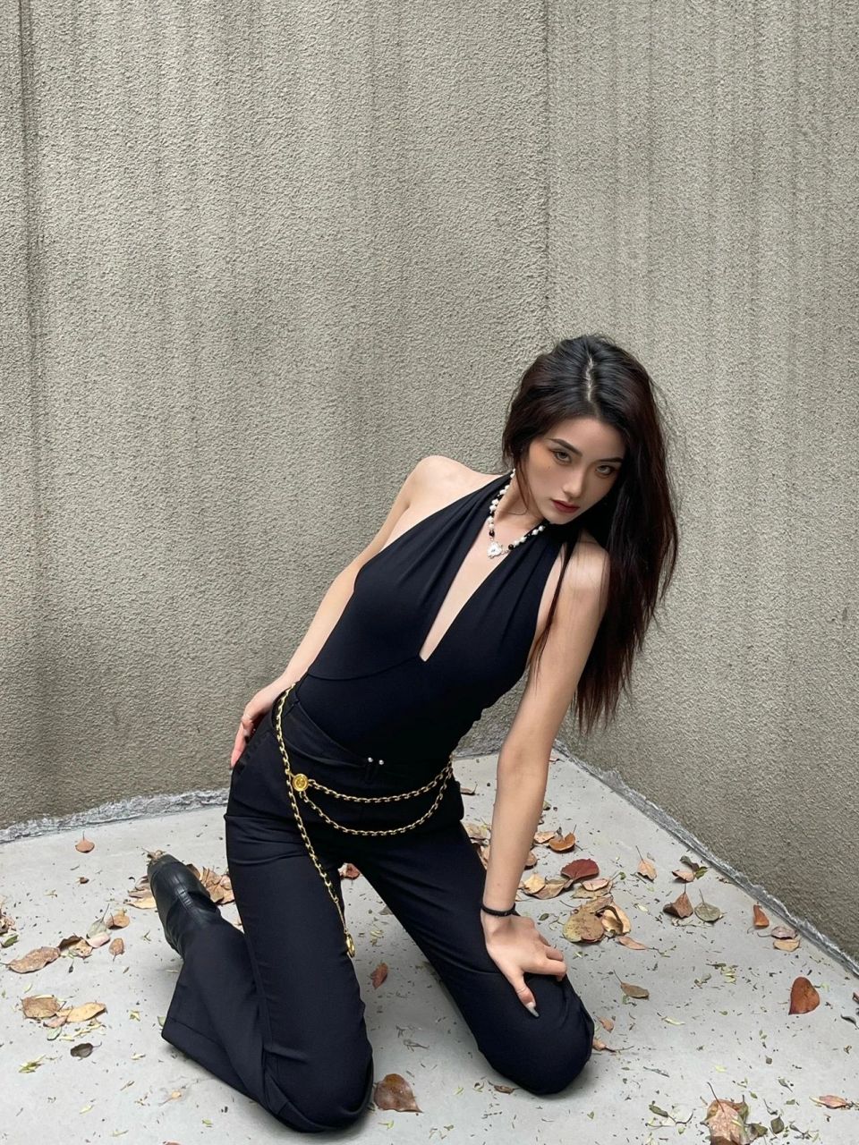 早春穿搭|黑色和金色的搭配永远不会出错 黑金搭配真是yyds 整个高级