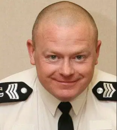 英国警官与情妇亲密时喊出妻子名字果断被抛弃,十年婚外情终败露