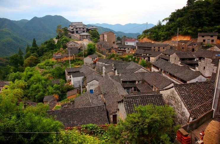 探村紹興嵊州|泉崗古村,覆卮山腰古樸俞氏人家