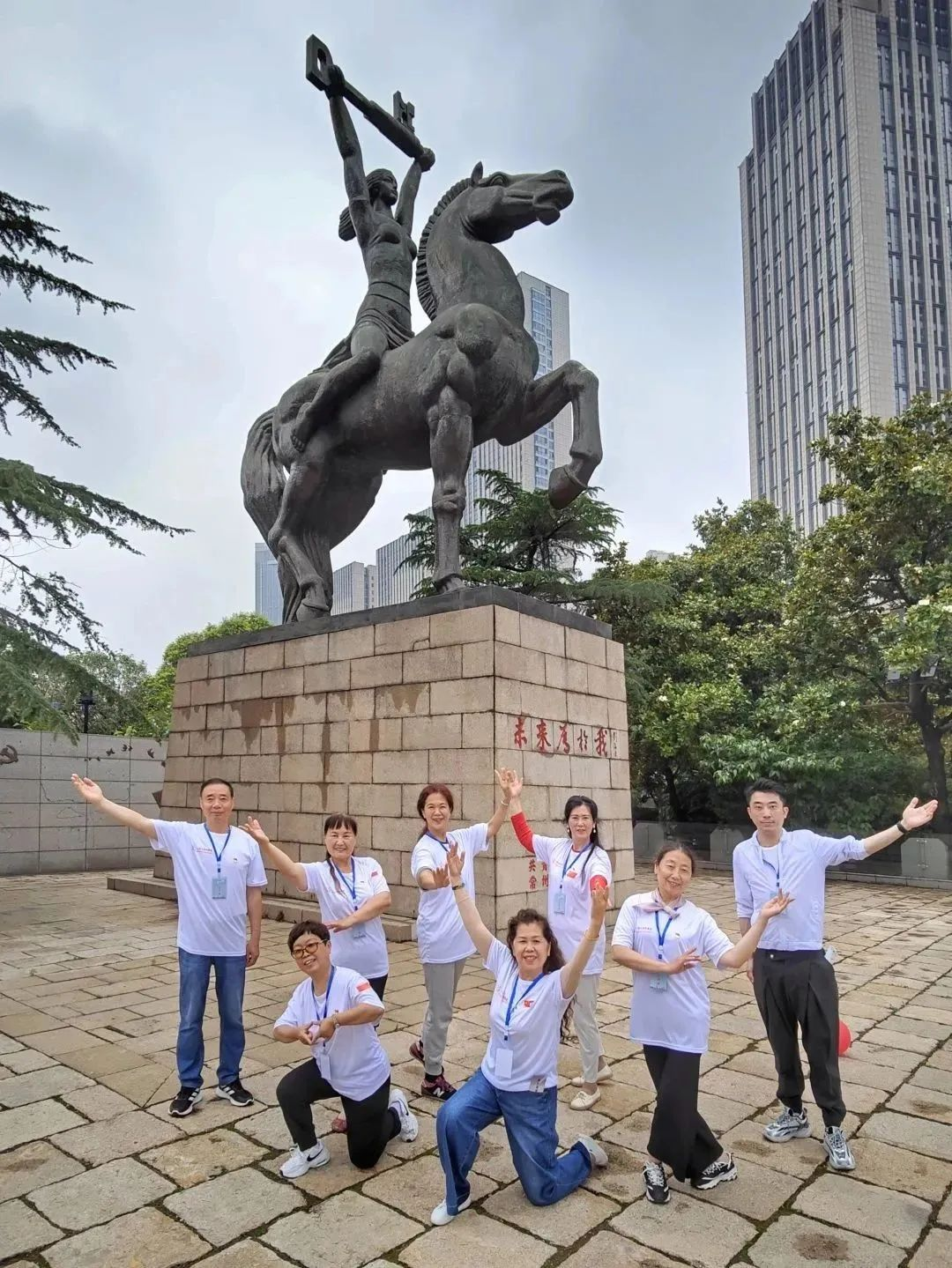 北极星口腔医院"一袋牛奶的暴走"党员先锋队义工行