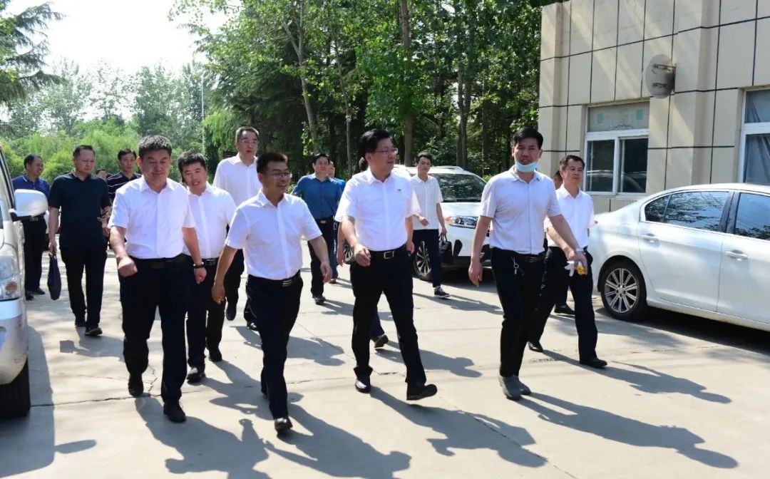 【今日头条】胡加彬到老城区调研企业安全生产和彩钢板生产,销售情况