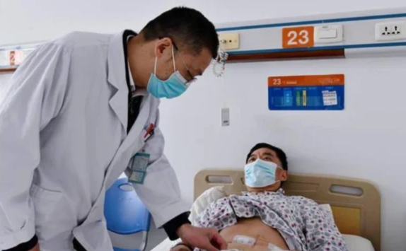 回顾复旦十八驴事件24岁民警舍命相救18名大学生反应惹众怒