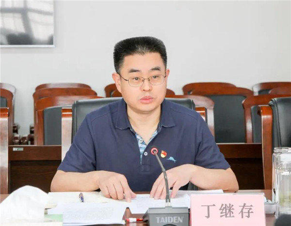 市卫健委党委书记胡传峰旁听指导徐州市第一人民医院党委理论学习