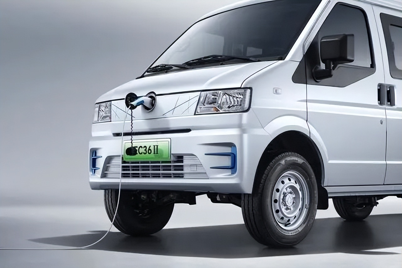 优惠6000元,3年省超10万元,东风小康ec36ii才是拉货致富神器?