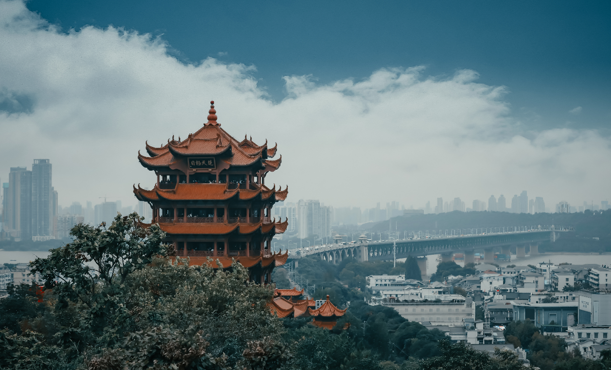 武汉最经典的地标性建筑,迄今有近1800年历史,人们对其褒贬不一