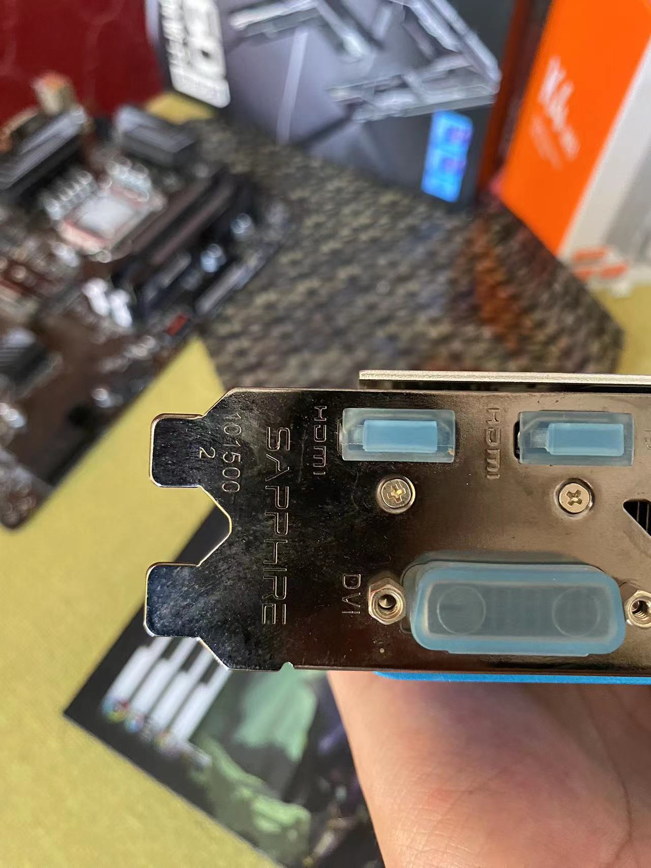 350蓝宝石极光特别版amdrx5908g显卡默认5000 分,绝地求生242fps