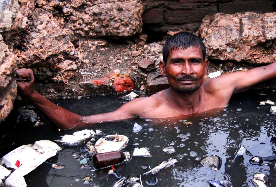 印度低种姓的人有多惨?"人吃人"的种姓制度,"贱民"出生就是奴隶