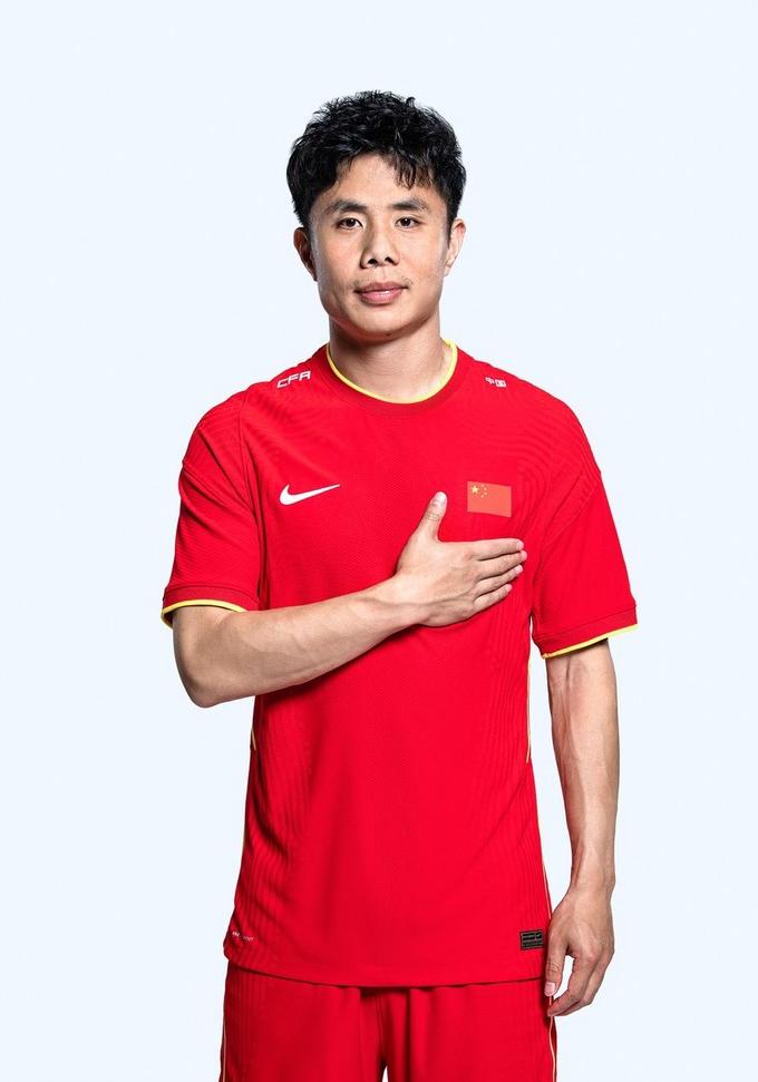 明天开打,cctv5直播!中国男足新款球衣出炉,23名国脚整装待发