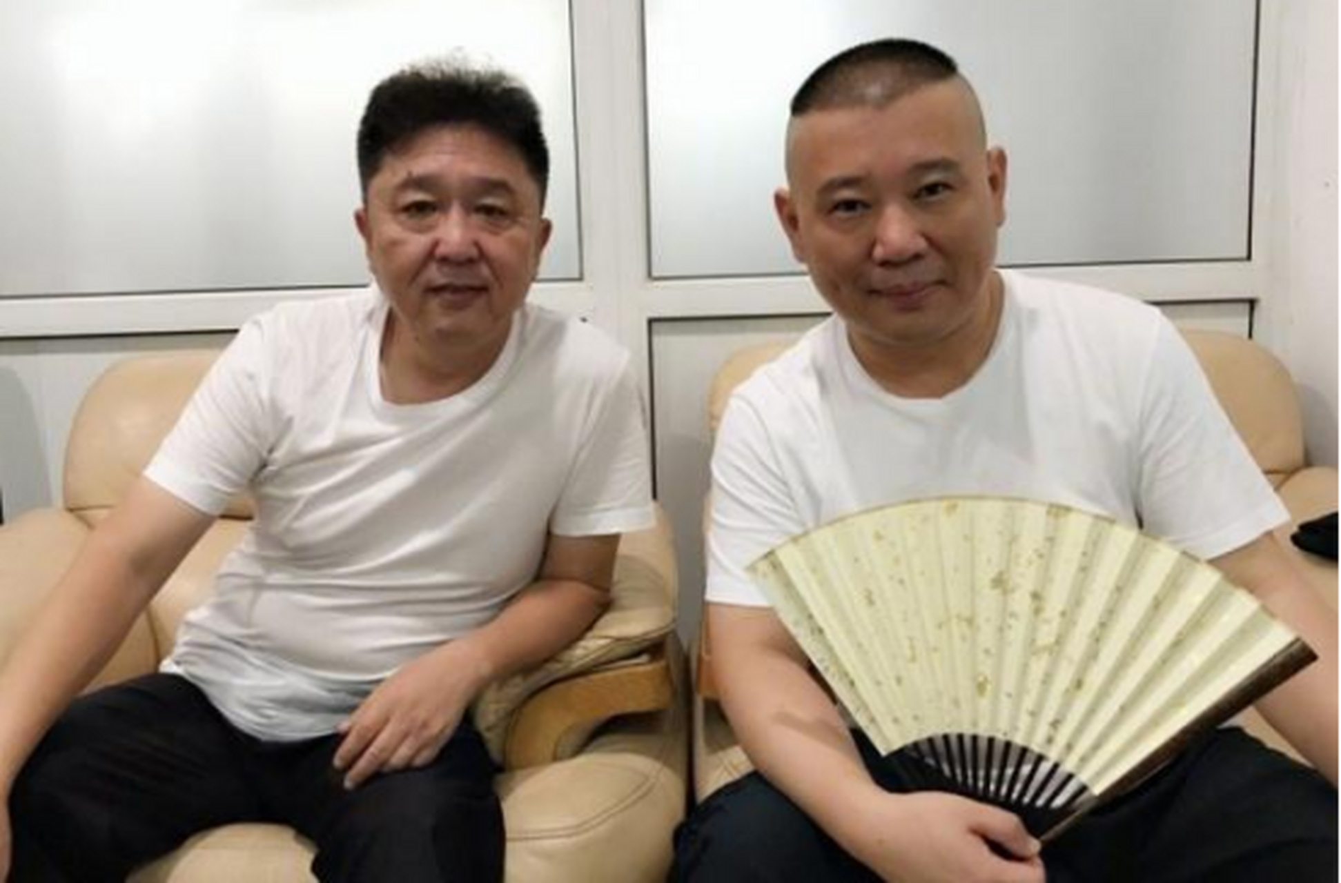 于谦五十岁时候,郭德纲花了100万买了一匹"汗血宝马"想要送给他,在家