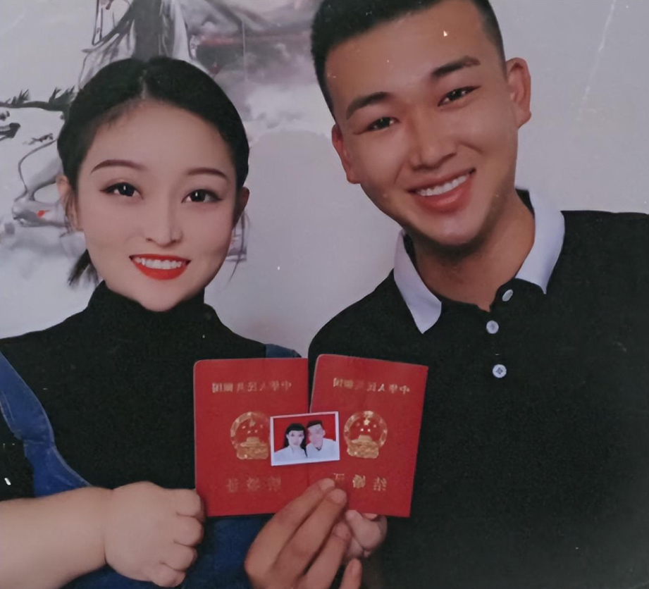 侏儒网红李大可爱,被1.87米大帅哥追求,婚姻2年遭抛弃有泪水!