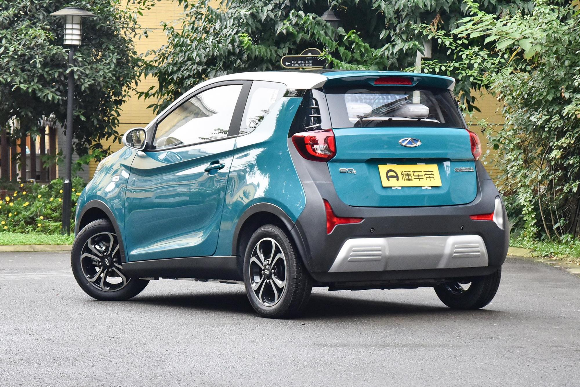 小蚂蚁:3门4座两厢车,续航301km,外观讨喜