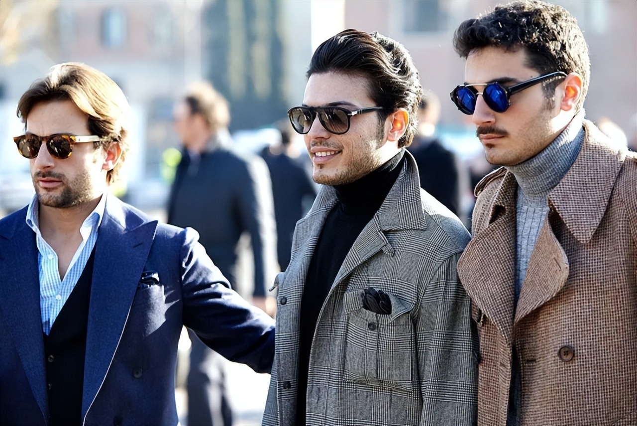 实拍意大利街头帅哥,五官深邃立体迷人,简直是女人的天堂!