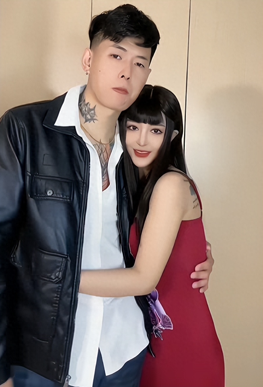 回顾:23岁东北小伙花80万陪妻子抗癌,被怀疑是剧本,今战胜了病魔